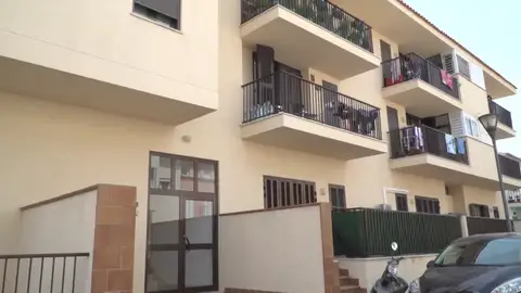 Al borde del embargo y sin poder entrar en su casa, el calvario de una mujer con su okupa en Alcudia Al borde del embargo y sin poder entrar en su casa, el calvario de una mujer con su okupa en Alcudia