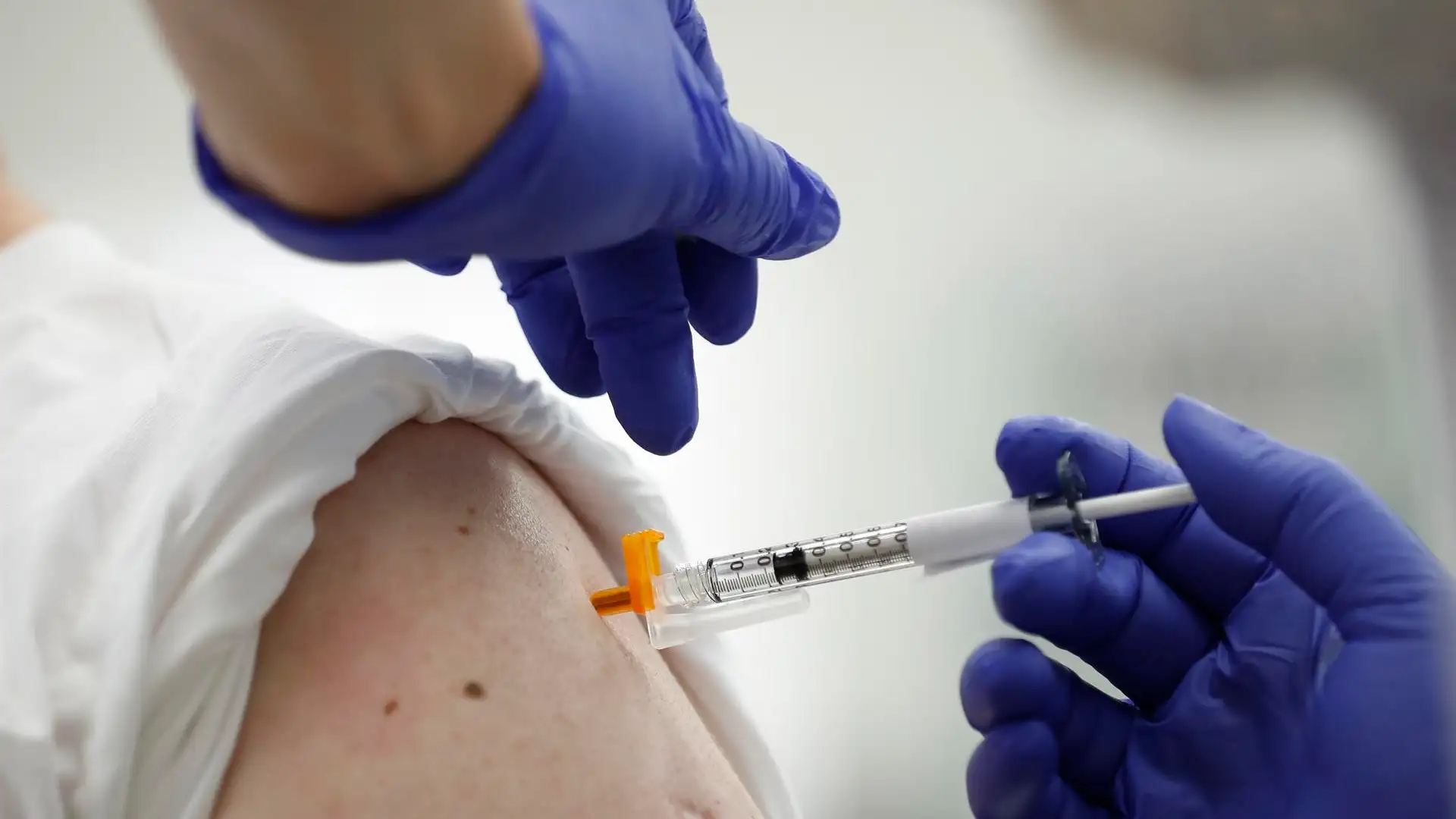Sanidad abre la puerta a la cuarta dosis de la vacuna contra el coronavirus para la población general Sanidad abre la puerta a la cuarta dosis de la vacuna contra el coronavirus para la población general