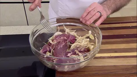 Carne marinando. Carne marinando.