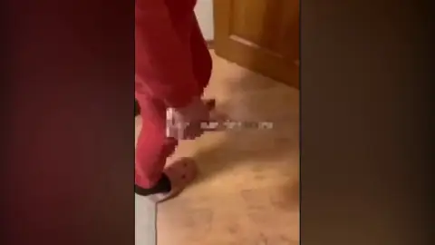 Las imágenes del momento del estallido de una bomba cerca de un domicilio en Mikolaiv Las imágenes del momento del estallido de una bomba cerca de un domicilio en Mikolaiv