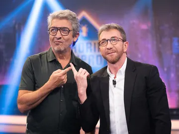 Pablo Motos aclara el motivo por el que lleva gafas: "Da un toque intelectual" Pablo Motos aclara el motivo por el que lleva gafas: "Da un toque intelectual"