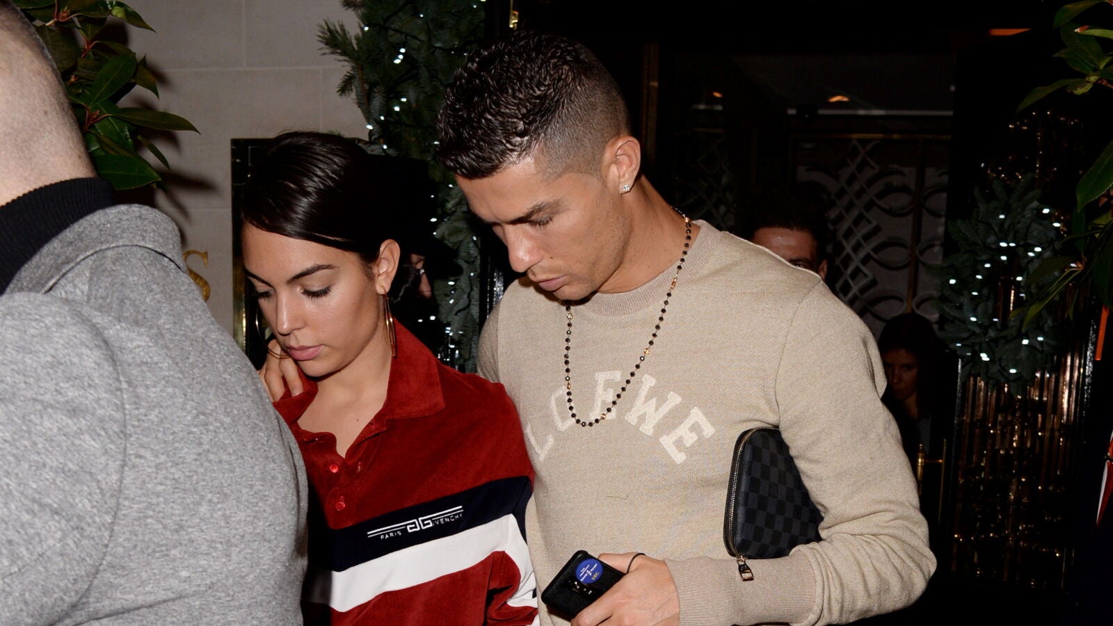 Cristiano Ronaldo confiesa que guarda las cenizas de su hijo junto a las de su padre: 