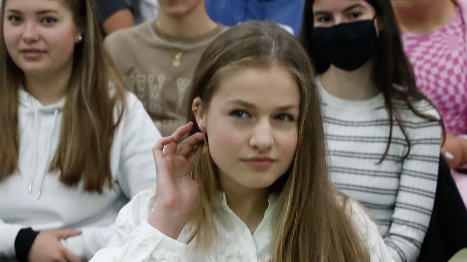 La princesa Leonor acude a su primer acto público sin mascarilla y vemos cómo ha cambiado su rostro