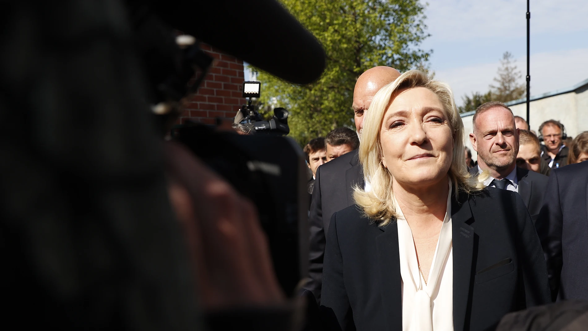 Le Pen reconoce la derrota en las elecciones francesas y avisa: "Millones de compatriotas han apostado por el cambio"