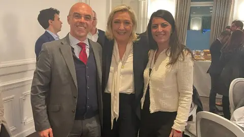 Jorge Buxadé y Marine Le pen Jorge Buxadé y Marine Le pen