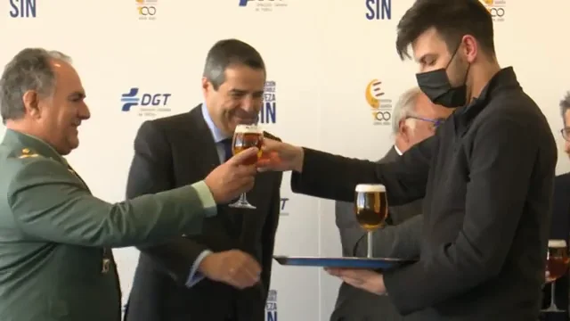 Pere Navarro, director de la DGT: "Hay más positivos en alcoholemia por la noche, con la gente joven, que a lo largo de todo el día" Pere Navarro, director de la DGT: "Hay más positivos en alcoholemia por la noche, con la gente joven, que a lo largo de todo el día"