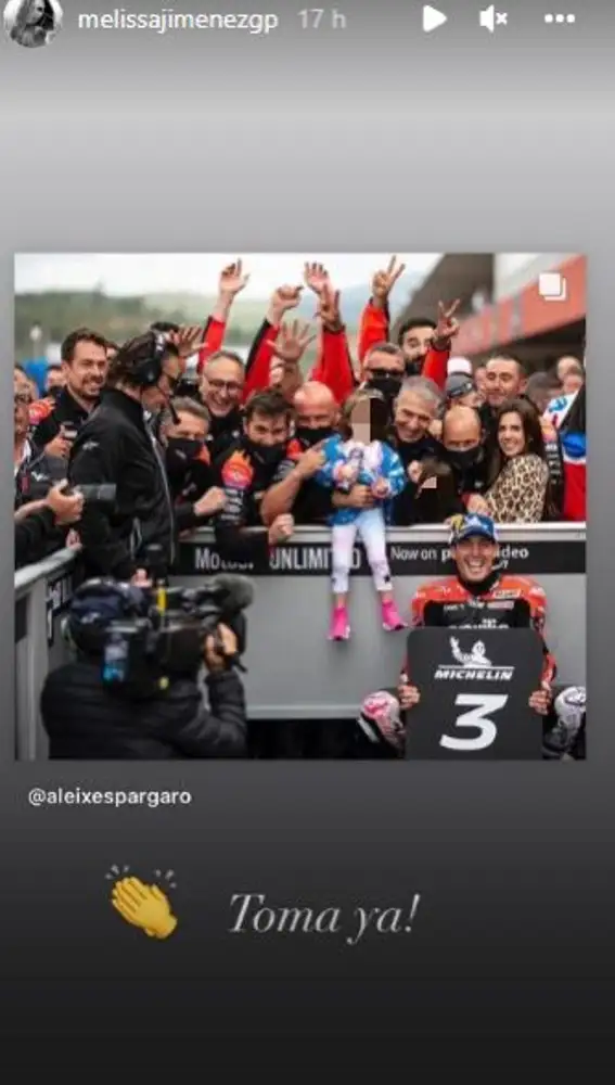 Melissa felicita a Espargaro por su podio
