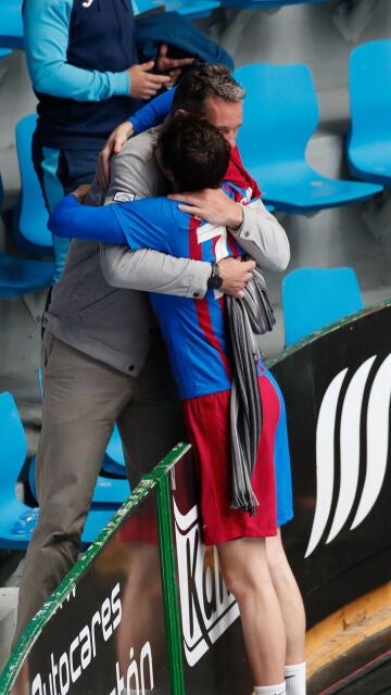 El abrazo de Iñaki Urdangarin con su hijo Pablo
