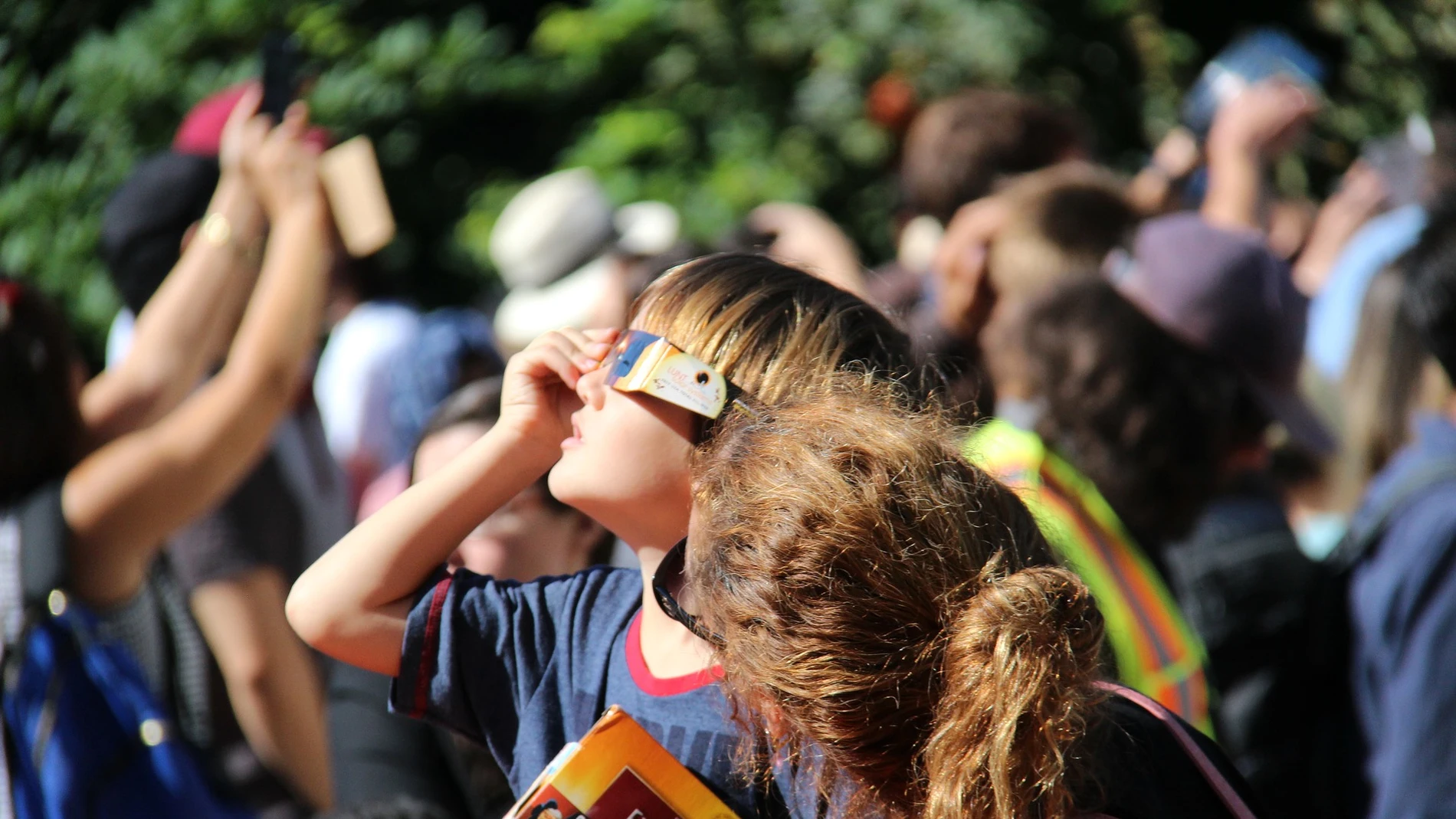 ¿Cómo afectan los eclipses solares a las personas?