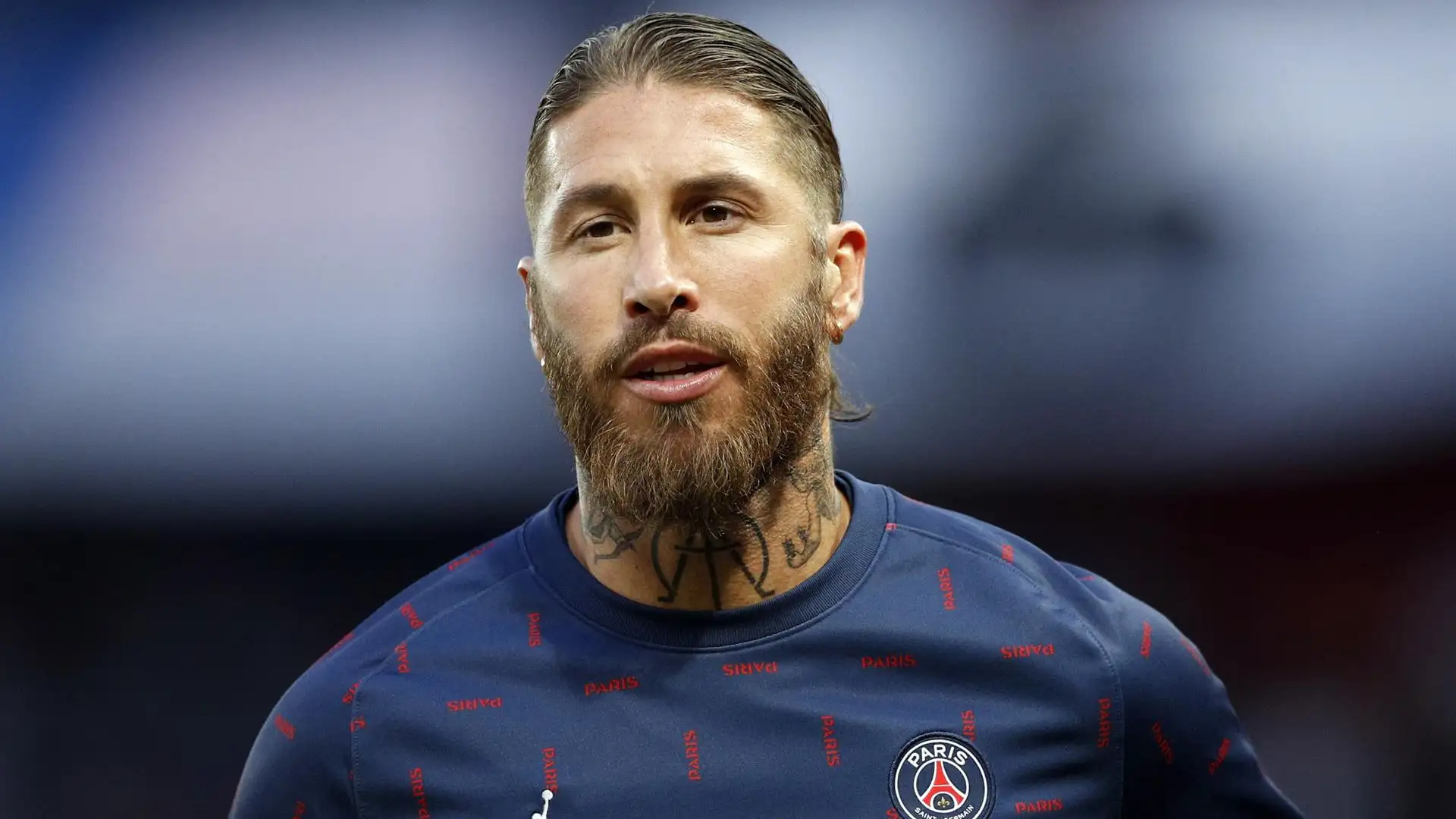 Sergio Ramos, calentando con el PSG Sergio Ramos, calentando con el PSG
