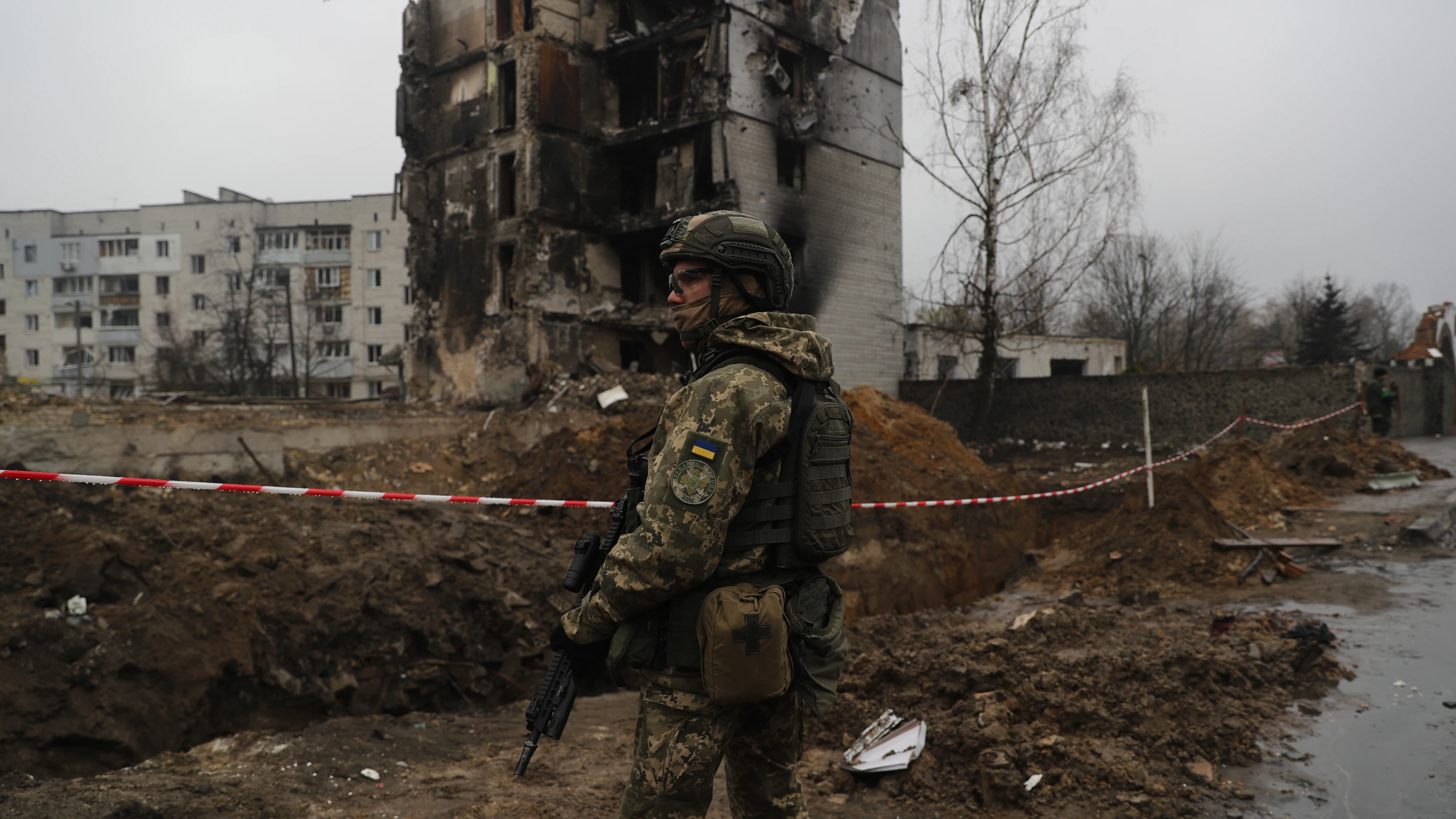 Soldado ucraniano en Borodianka. Soldado ucraniano en Borodianka.