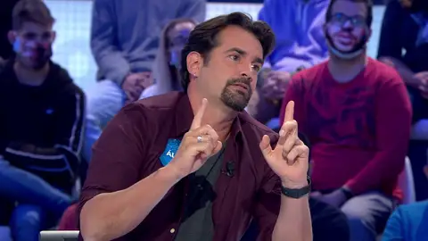 ¡Reto aceptado! La arriesgada promesa de Álex Adrover si Marian se lleva el bote de ‘Pasapalabra’ Mejores momentos | 26 de abril