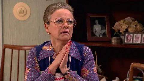 Entre chismes y despistes: Visi y Beni rompen la calma de los Gómez Entre chismes y despistes: Visi y Beni rompen la calma de los Gómez