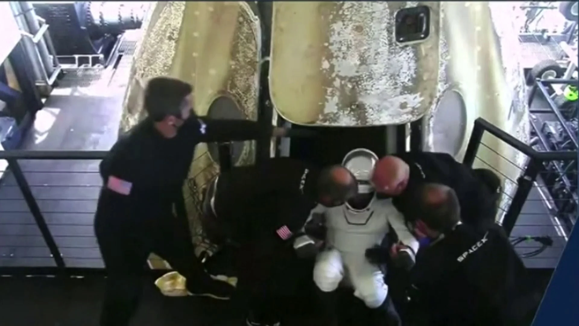 Regresan con éxito a la Tierra los turistas espaciales de la primer viaje privado a la Estación Espacial Internacional Regresan con éxito a la Tierra los turistas espaciales de la primer viaje privado a la Estación Espacial Internacional