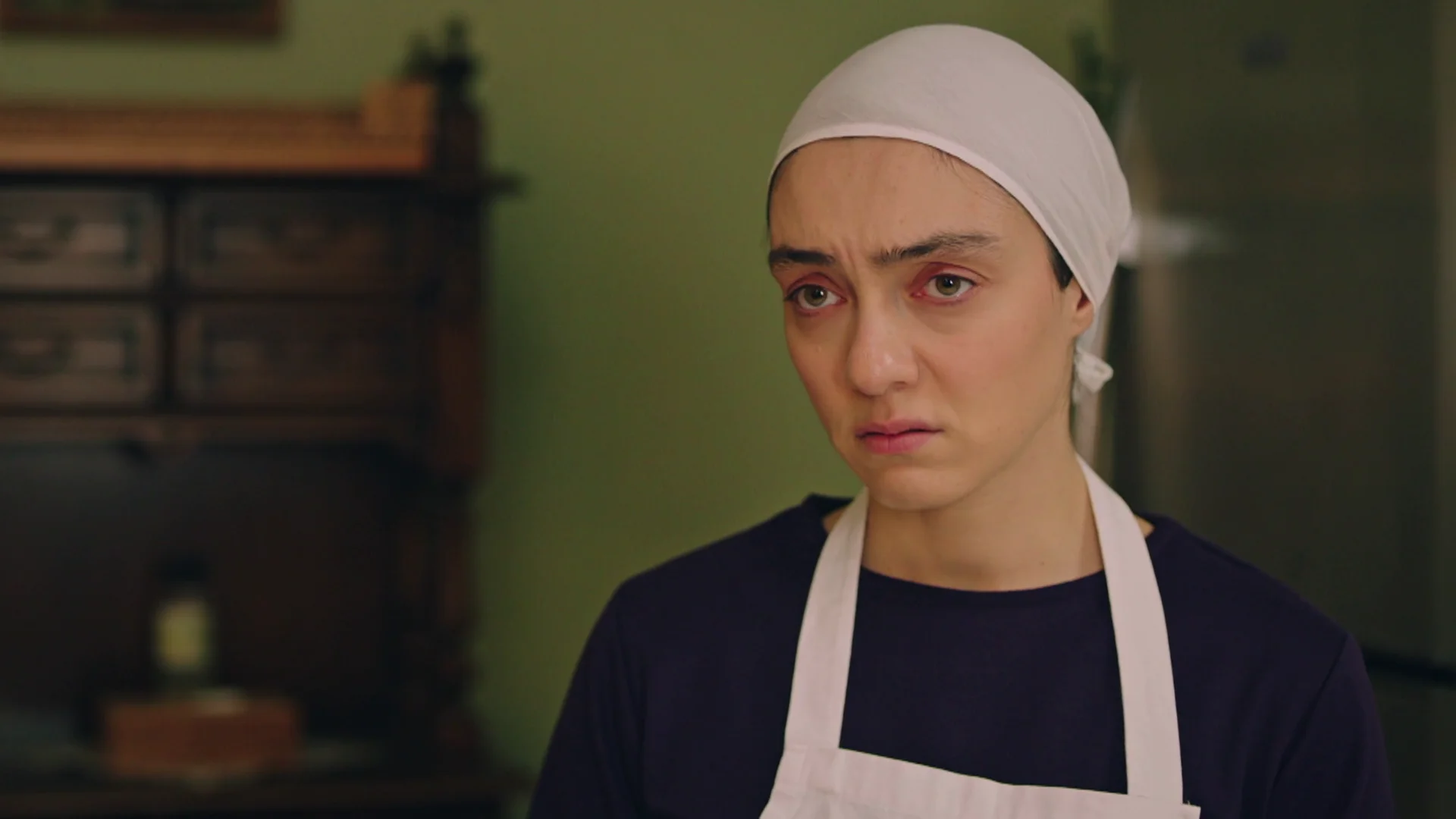 Gülben le confiesa a Safiye que todavía no es capaz de dormir con Esat: "No estoy preparada" Gülben le confiesa a Safiye que todavía no es capaz de dormir con Esat: "No estoy preparada"