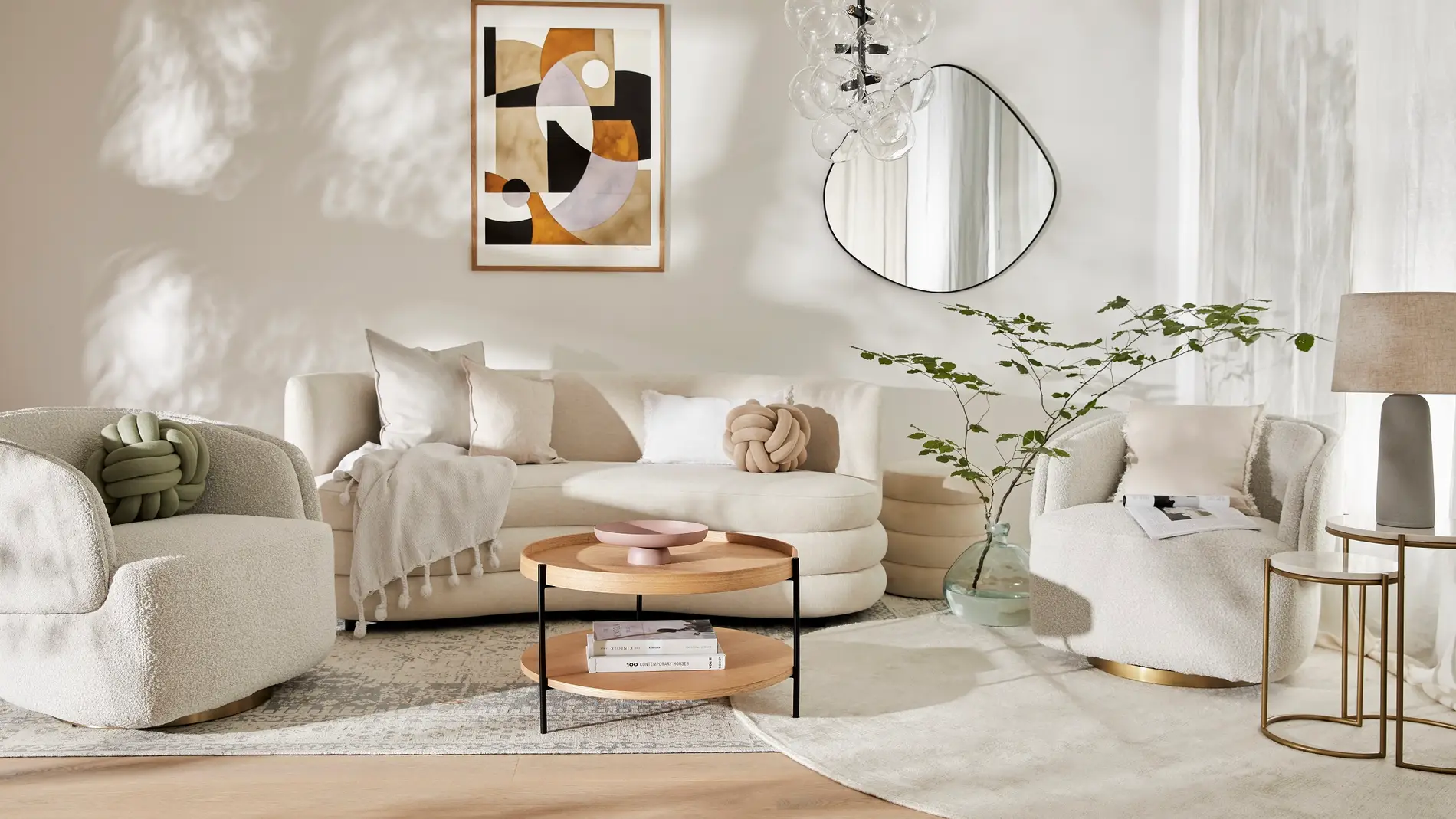 Hogar con muebles con curvas