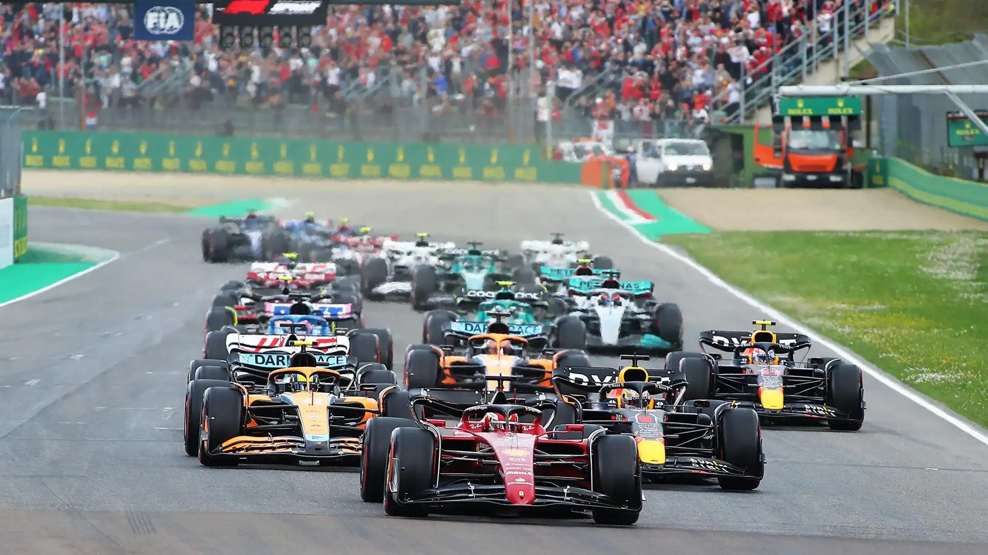 Una salida de Fórmula 1 durante un Gran Premio Una salida de Fórmula 1 durante un Gran Premio