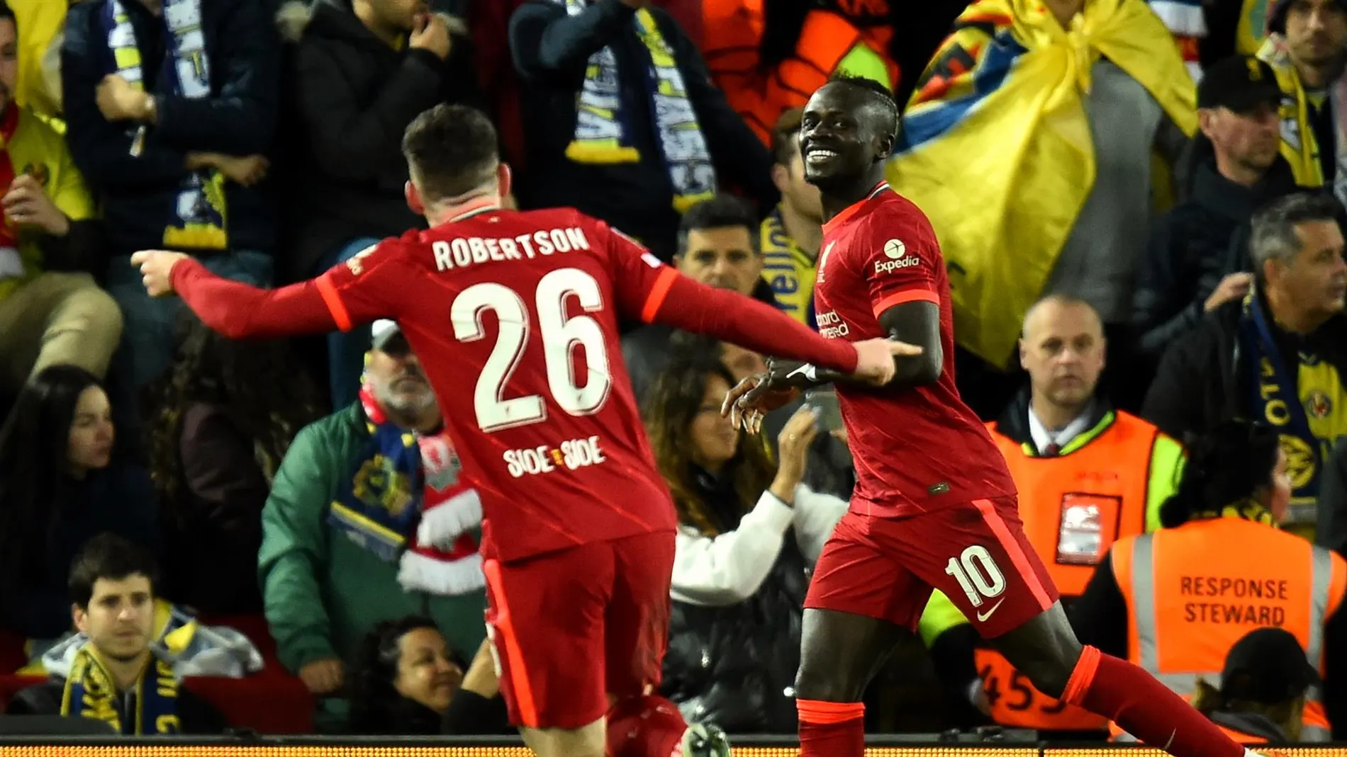 Mané celebra su gol al Villarreal en Anfield