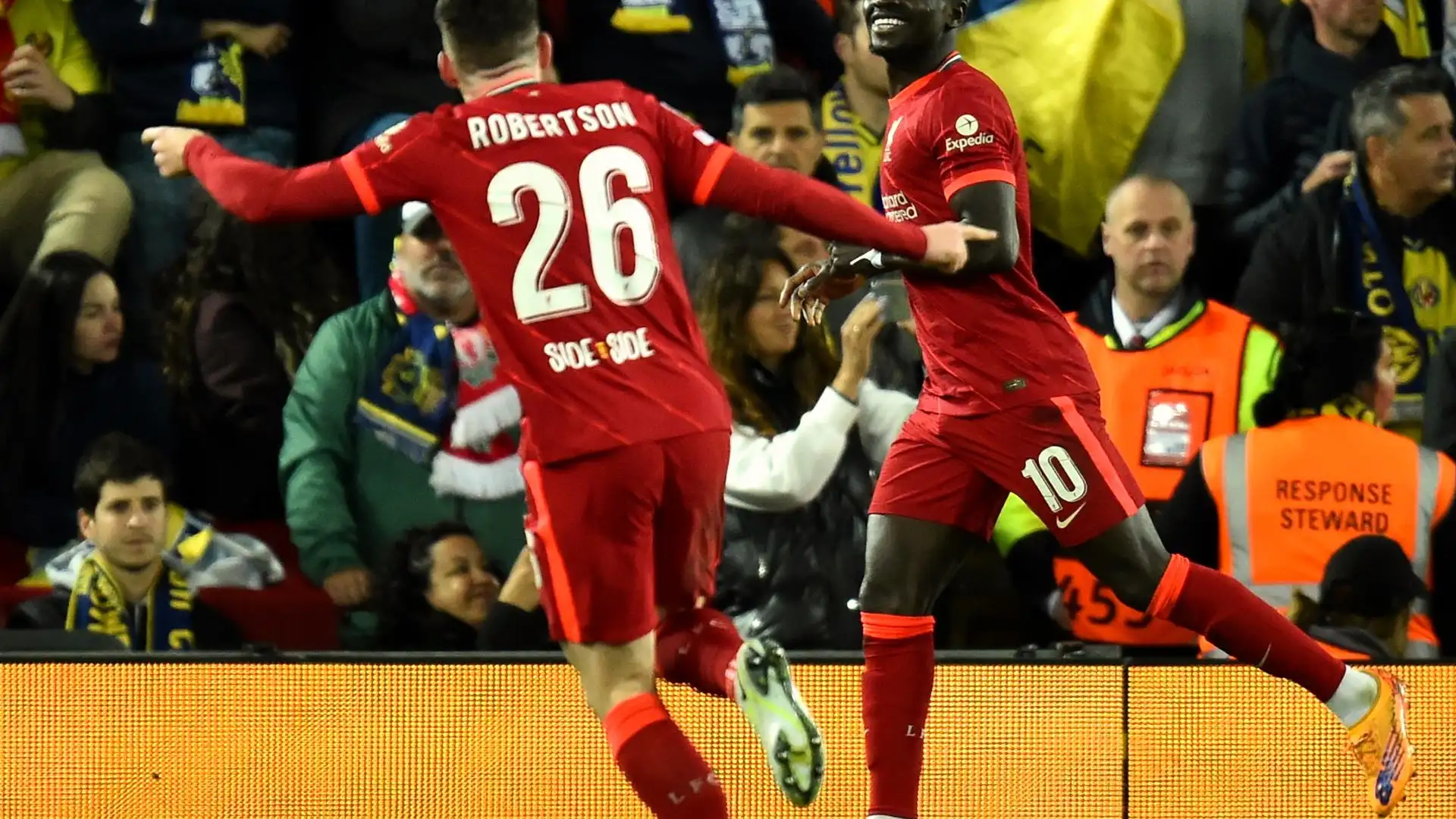 Mané celebra su gol al Villarreal en Anfield Mané celebra su gol al Villarreal en Anfield