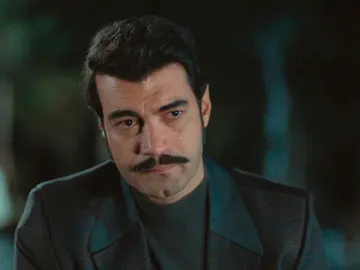 Demir reconoce sus grandes errores a Fekeli: “Por eso Züleyha nunca me ha querido” Demir reconoce sus grandes errores a Fekeli: “Por eso Züleyha nunca me ha querido”