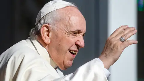 El papa pide que se trate mejor a suegras, pero que ellas no critiquen El papa pide que se trate mejor a suegras, pero que ellas no critiquen/ EFE/EPA/FABIO FRUSTACI