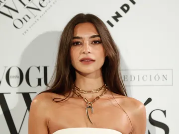 Rocío Crusset luciendo un collar de su marca Rocío Crusset luciendo un collar de su marca