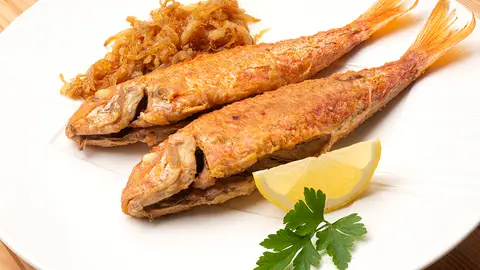 El "momentazo" de Arguiñano: receta de salmonetes fritos ¡con solo 3 ingredientes! El "momentazo" de Arguiñano: receta de salmonetes fritos ¡con solo 3 ingredientes!