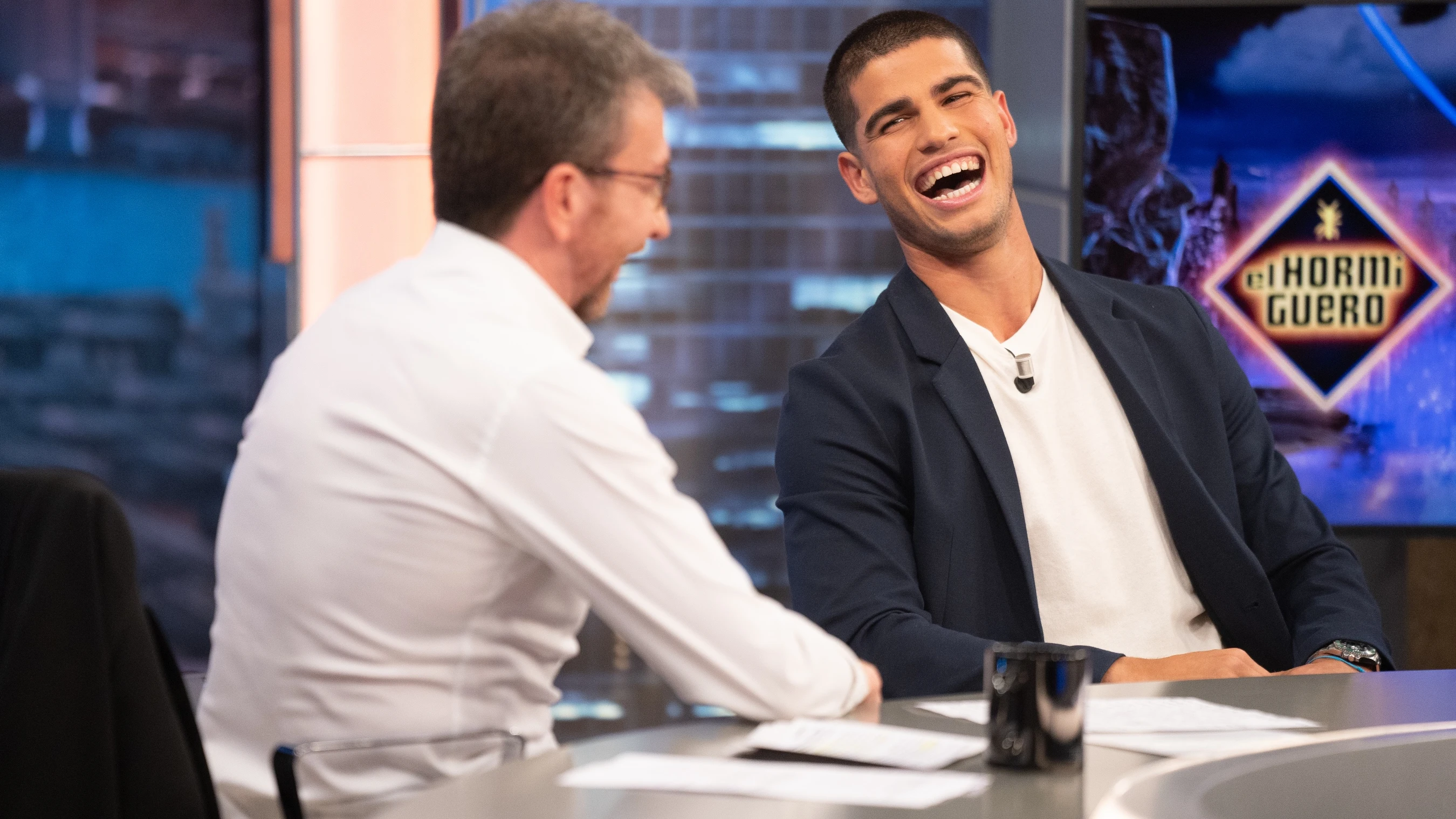 El lado más personal de Carlos Alcaraz, al descubierto en 'El Hormiguero 3.0': confiesa que bebe "ginebra limón" y dónde no se siente tenista El lado más personal de Carlos Alcaraz, al descubierto en 'El Hormiguero 3.0': confiesa que bebe "ginebra limón" y dónde no se siente tenista