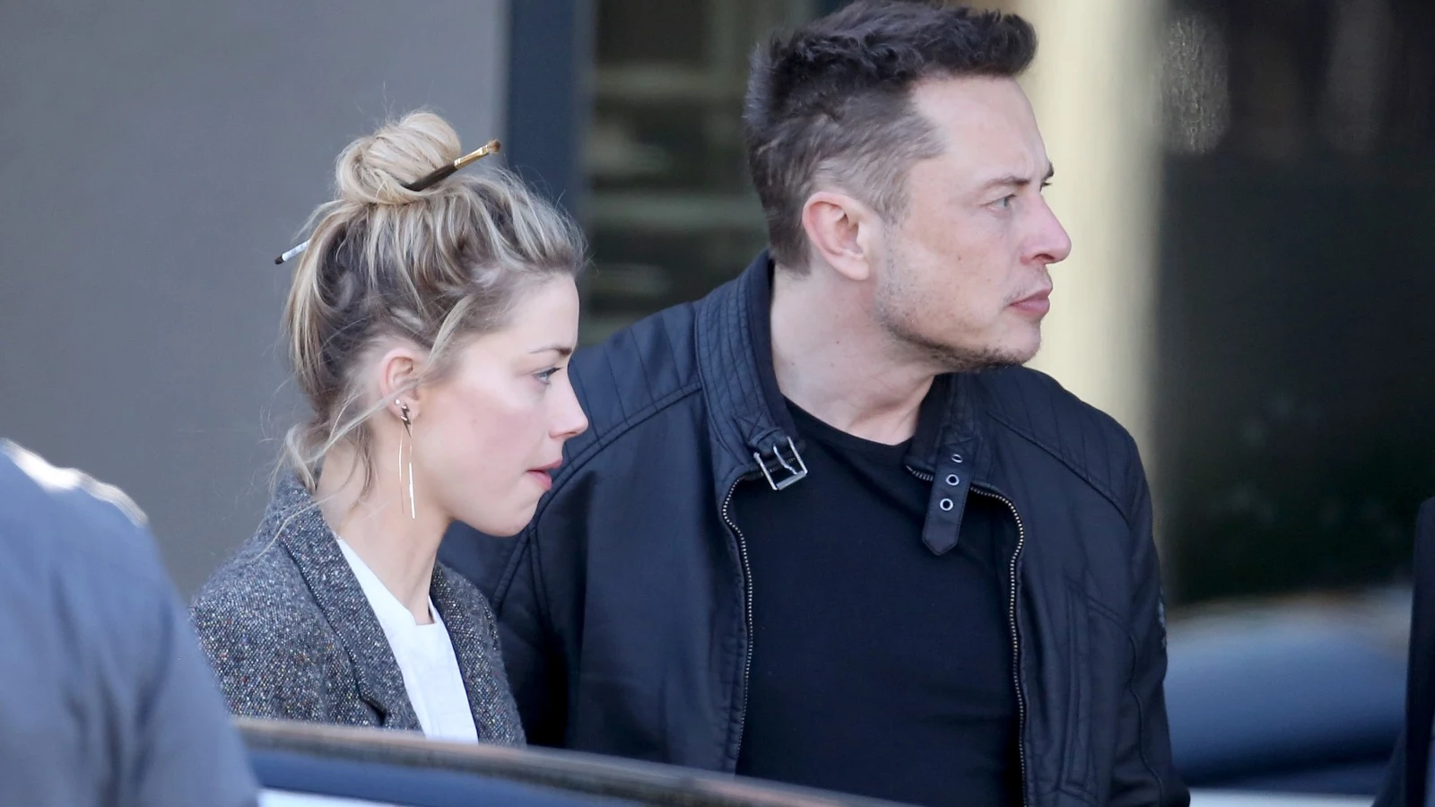 Amber Heard y Elon Musk saliendo juntos