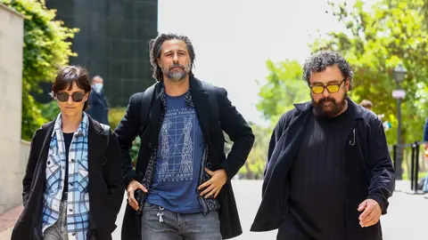 Michelle Jenner, Hugo Silva y Paco Tous llegan al Tanatorio Michelle Jenner, Hugo Silva y Paco Tous llegan al Tanatorio