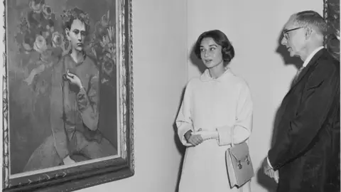 Efemérides de hoy 5 de mayo de 2022: La obra del artista español Pablo Ruiz Picasso "Garcon à la pipe" supera todos los récords. Efemérides