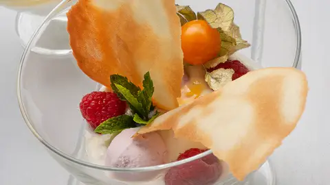 Receta de barquillo con queso de cabra y frambuesas, de Arguiñano: "Lo más sencillo que hemos hecho" Receta de barquillo con queso de cabra y frambuesas, de Arguiñano: "Lo más sencillo que hemos hecho"