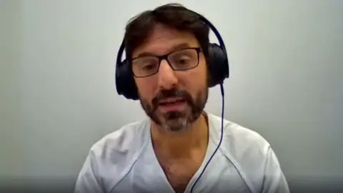 El pediatra Jesús Quintero, tras los 22 casos de hepatitis desconocida en España: "Es más grave, pero vamos controlándola" El pediatra Jesús Quintero, tras los 22 casos de hepatitis desconocida en España: "Es más grave, pero vamos controlándola"