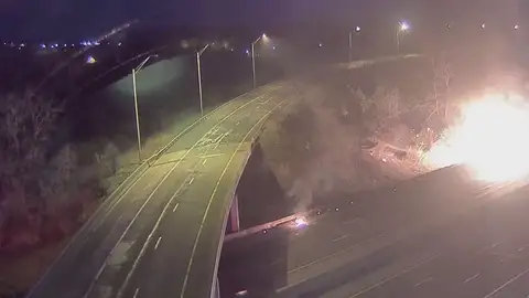 Explota un camión en Ohio Explota un camión en Ohio