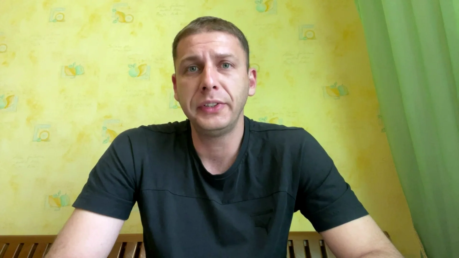 Vitaly Suárez, sobre la crudeza de los bombardeos en Jersón: "Cada día tenemos más miedo" Vitaly Suárez, sobre la crudeza de los bombardeos en Jersón: "Cada día tenemos más miedo"
