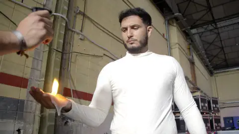 Los nervios de Omar Montes en los entrenamientos con fuego Los nervios de Omar Montes en los entrenamientos con fuego