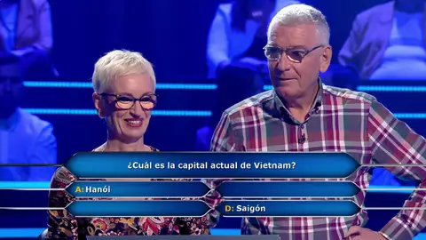 ¡Doble comodín! Las dudas de Begoña en geografía le obligan a utilizar dos ayudas en una única pregunta en ‘¿Quién quiere ser millonario?’ La concursante ha pedido ayuda a su hermano y también al público.