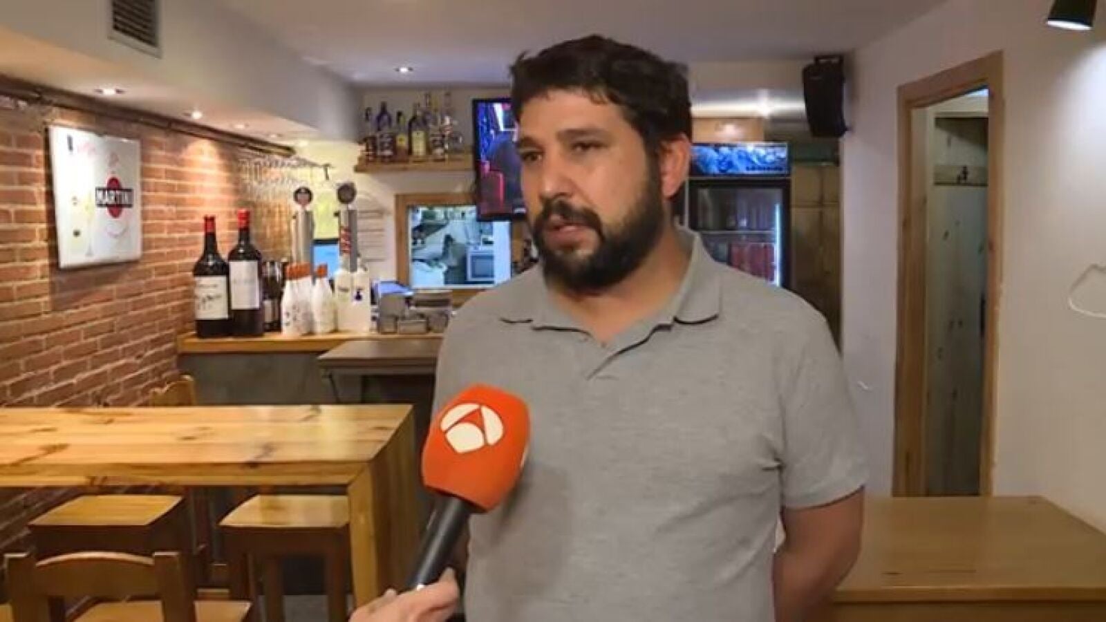 Un hostelero sufre la 'okupación' de dos pisos encima de su bar en A Coruña: 