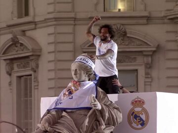 Así fue la celebración del Madrid en Cibeles: de los cánticos de Ancelotti al 'sí se puede' en Champions