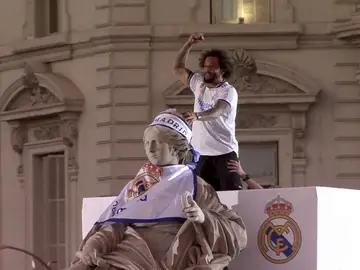 Así fue la celebración del Madrid en Cibeles: de los cánticos de Ancelotti al &#39;sí se puede&#39; en Champions
