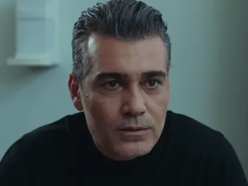 Los celos invaden a Volkan y le pide a Asya que no ayude más a Aras: "¿Qué te traes con ese hombre?" Los celos invaden a Volkan y le pide a Asya que no ayude más a Aras: "¿Qué te traes con ese hombre?"