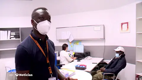 Empleo en España como intérprete: profesionales fundamentales para atender a inmigrantes recién llegados Empleo en España como intérprete: profesionales fundamentales para atender a inmigrantes recién llegados