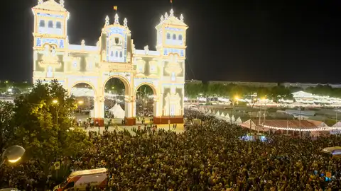 El alumbrado de la Feria de Abril de Sevilla tras dos años de parón por coronavirus El alumbrado de la Feria de Abril de Sevilla tras dos años de parón por coronavirus