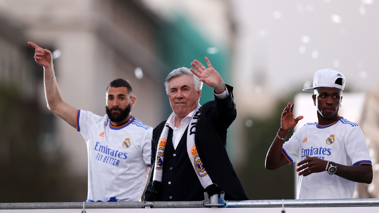 La foto virale di Carlo Ancelotti alla festa della Liga che ha rivoluzionato la rete