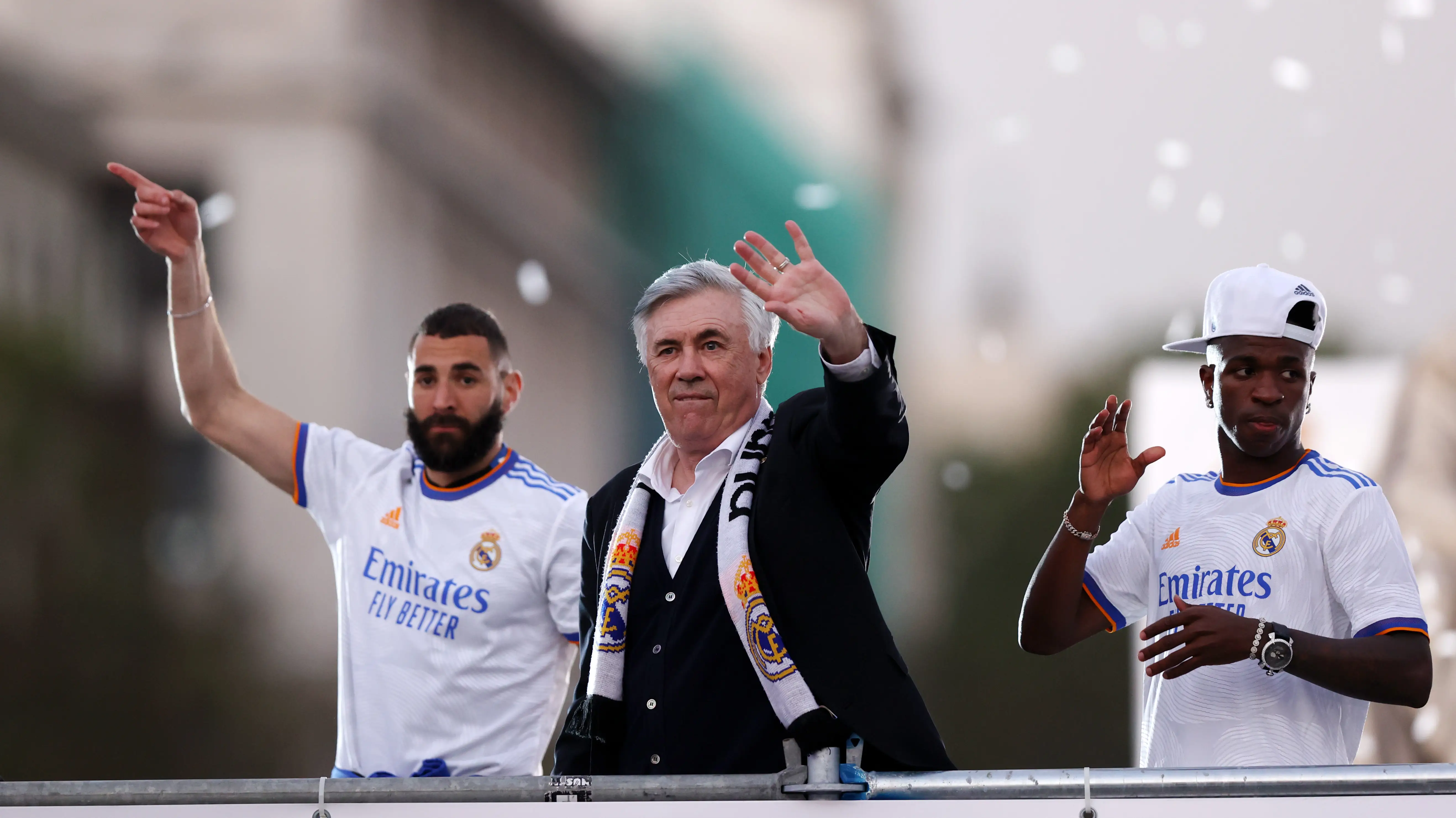 La viral foto de Carlo Ancelotti en la celebración de La Liga que revoluciona las redes La viral foto de Carlo Ancelotti en la celebración de La Liga que revoluciona las redes