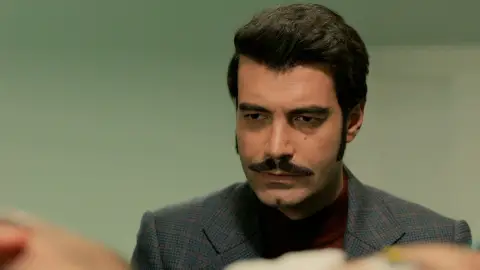 En el próximo capítulo de 'Tierra Amarga': Yilmaz despierta y pide un favor a Demir En el próximo capítulo de 'Tierra Amarga': Yilmaz despierta y pide un favor a Demir