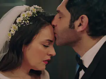 ¡Sorpresa!: ¡Safiye y Naci por fin se dan “el sí, quiero” en una romántica e inesperada boda!