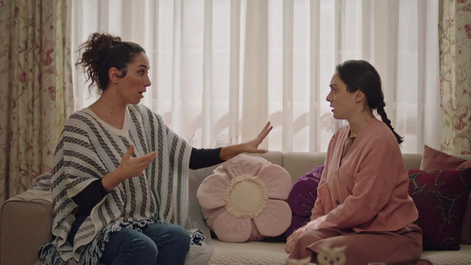 G&uuml;lben pide consejo a Esra: &ldquo;Quiero que Esat me vea como una mujer&rdquo;