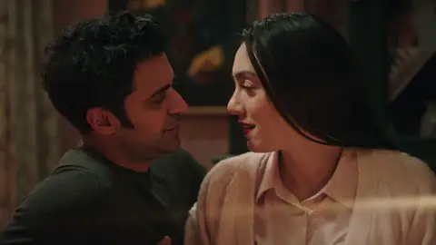 La conversación más sincera entre Gülben y Esat: “Quiero dormir contigo en la misma habitación” La conversación más sincera entre Gülben y Esat: “Quiero dormir contigo en la misma habitación”