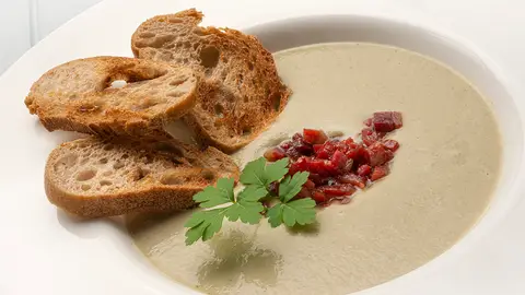 Receta de crema de calabacín y setas, de Arguiñano: "La mejor forma de comer verdura" Receta de crema de calabacín y setas, de Arguiñano: "La mejor forma de comer verdura"